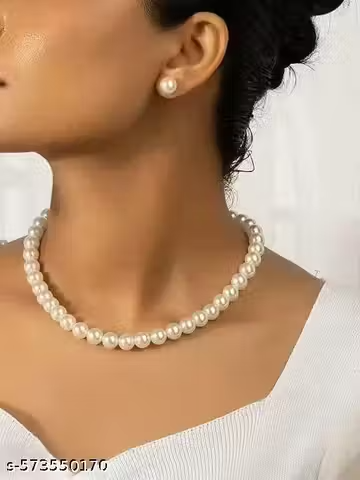 imgi_44_uldyx_512 Product Details Name : Twinkling Graceful Women Necklaces & Chains Base Metal : Alloy Plating : No Plating Stone Type : Pearls Sizing : Adjustable Type : Necklace Net Quantity (N) : 1 Sizes : Free Size Country of Origin : India