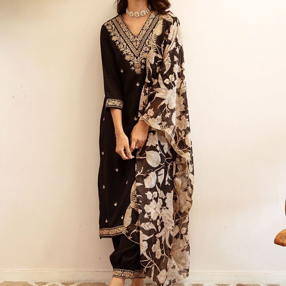 Shop Ethnic Motifs Embroidered Kurta with Salwar & Dupatta β elegant 3-piece festive wear with thread embroidery. Curated by Renu Baliyan, Nity Baliyan & Bharti Tomar.