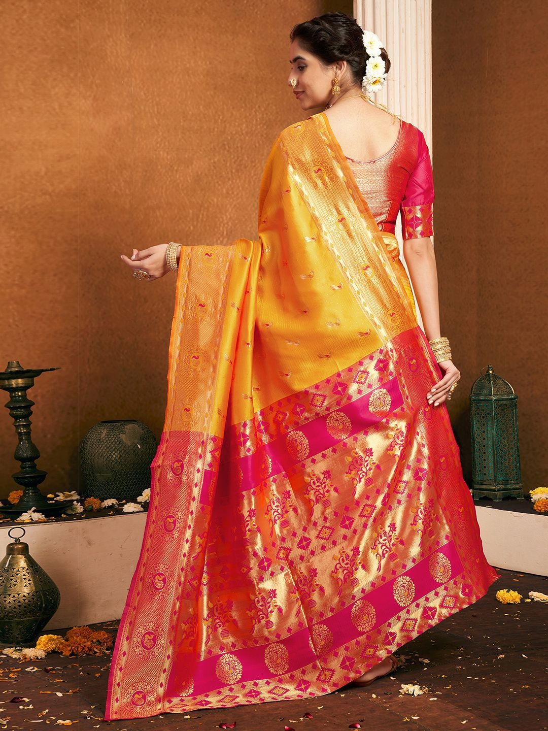 imgi_140_0VuCxDlp_1bb3477d424c45149a04413bdd798949 Product Details Design Details Green and gold-toned paithani saree Woven design saree with woven design border Has zari detail The saree comes with an unstitched blouse piece The blouse worn by the model might be for modelling purpose only. Check the image of the blouse piece to understand how the actual blouse piece looks like. Size & Fit Length: 5.5 metres plus 0.8 metre blouse piece Width: 1.06 metres (approx.) Material & Care Saree and Blouse Fabric : Silk Blend Hand Wash