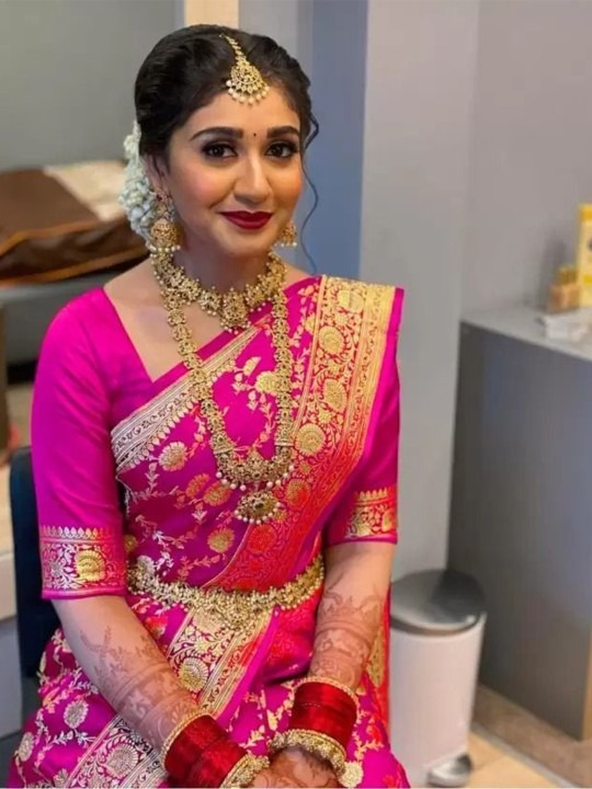 Shop Silk Blend Banarasi Saree online β soft fabric, ethnic motifs & luxurious design. A must-have saree for weddings, parties & festive wear.